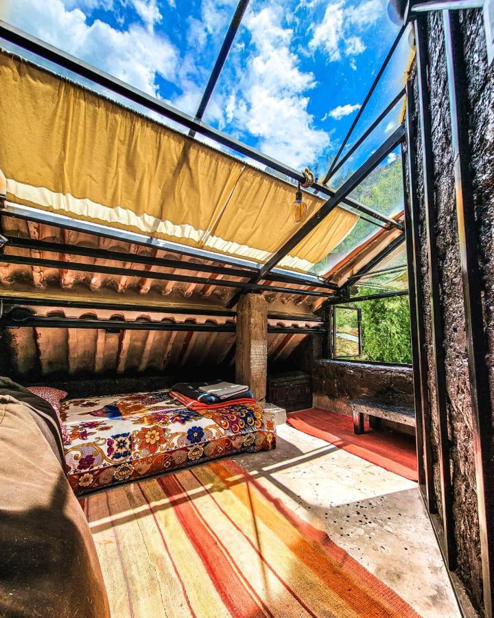 Wolf Totem Steam Punk Guesthouse Pisac Exterior photo